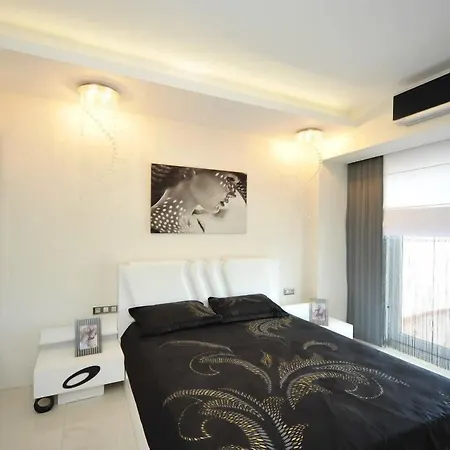 Apartment Family In Azura Park