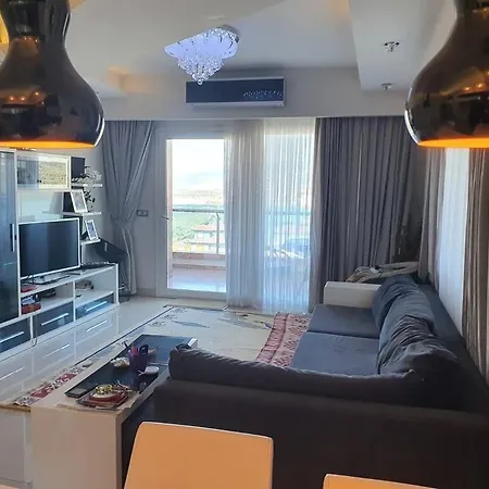 Family In Azura Park Apartment *