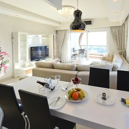 Apartment Family In Azura Park *