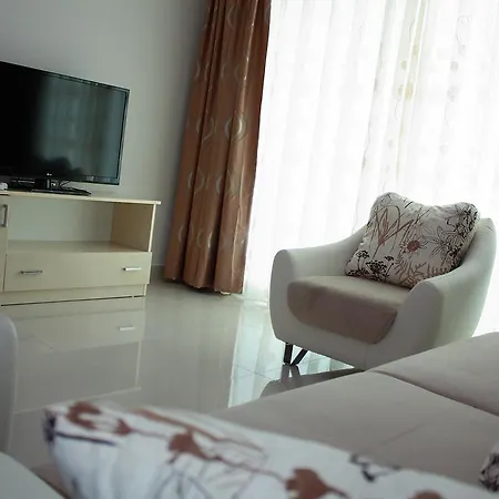 Apartment Family In Azura Park